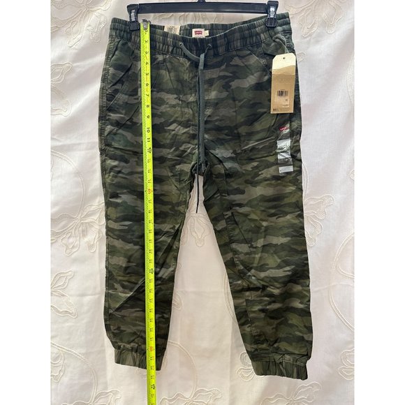 NWT Levi's Green Camo Joggers Large - Picture 5 of 9